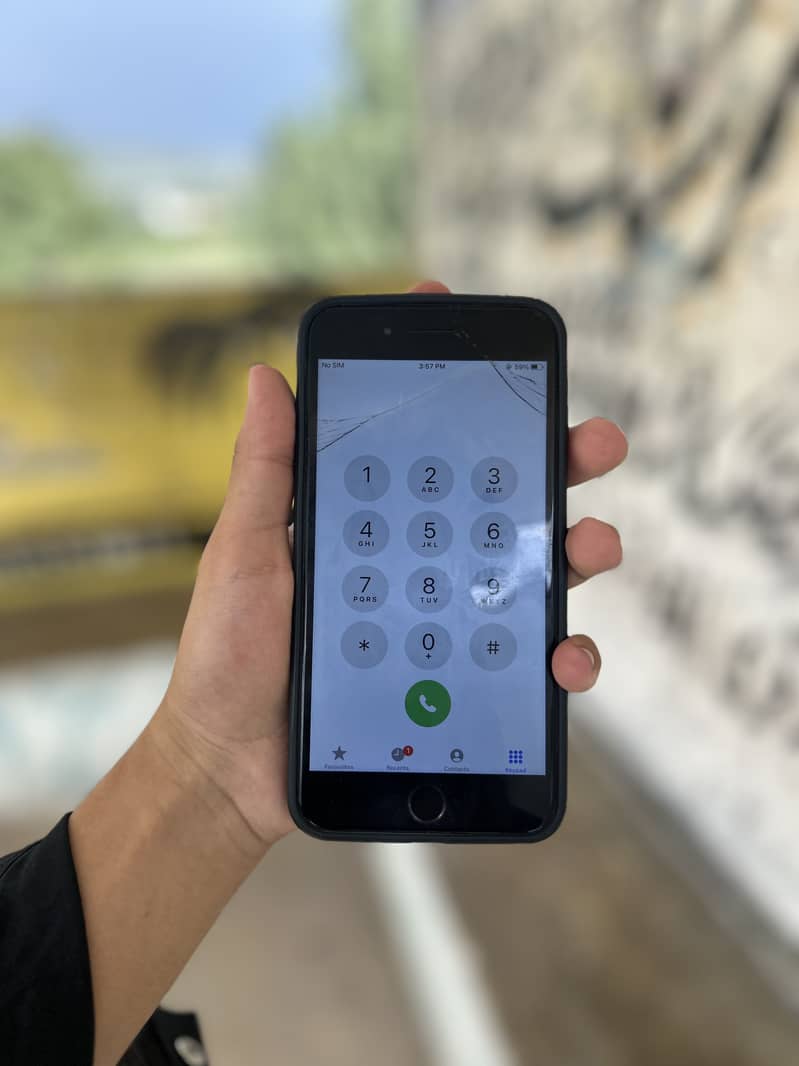Apple iPhone 8 Plus 1