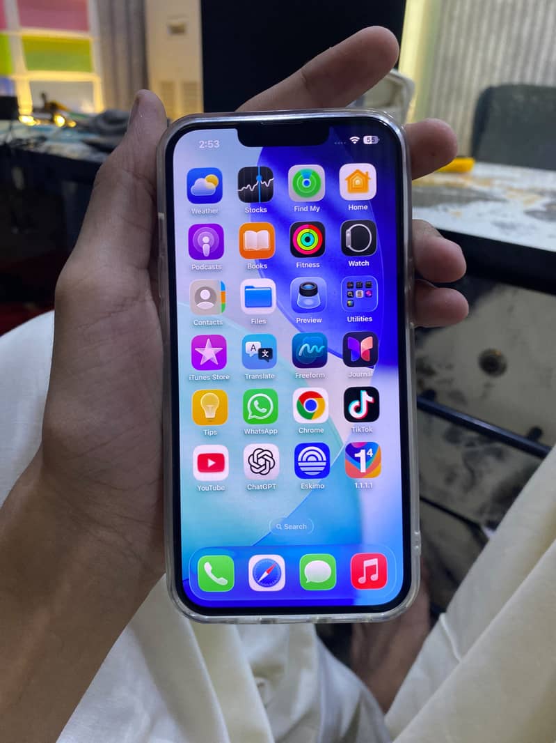 Apple iPhone 13 2