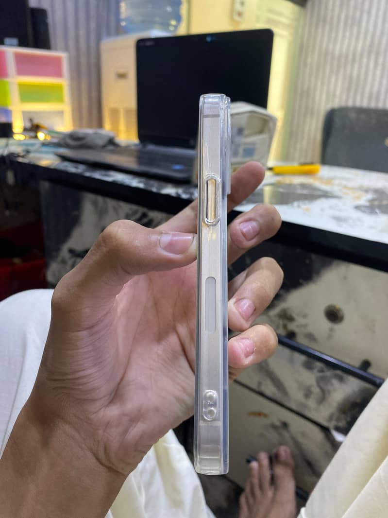 Apple iPhone 13 3
