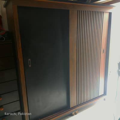 6feet wardrobe Sliding