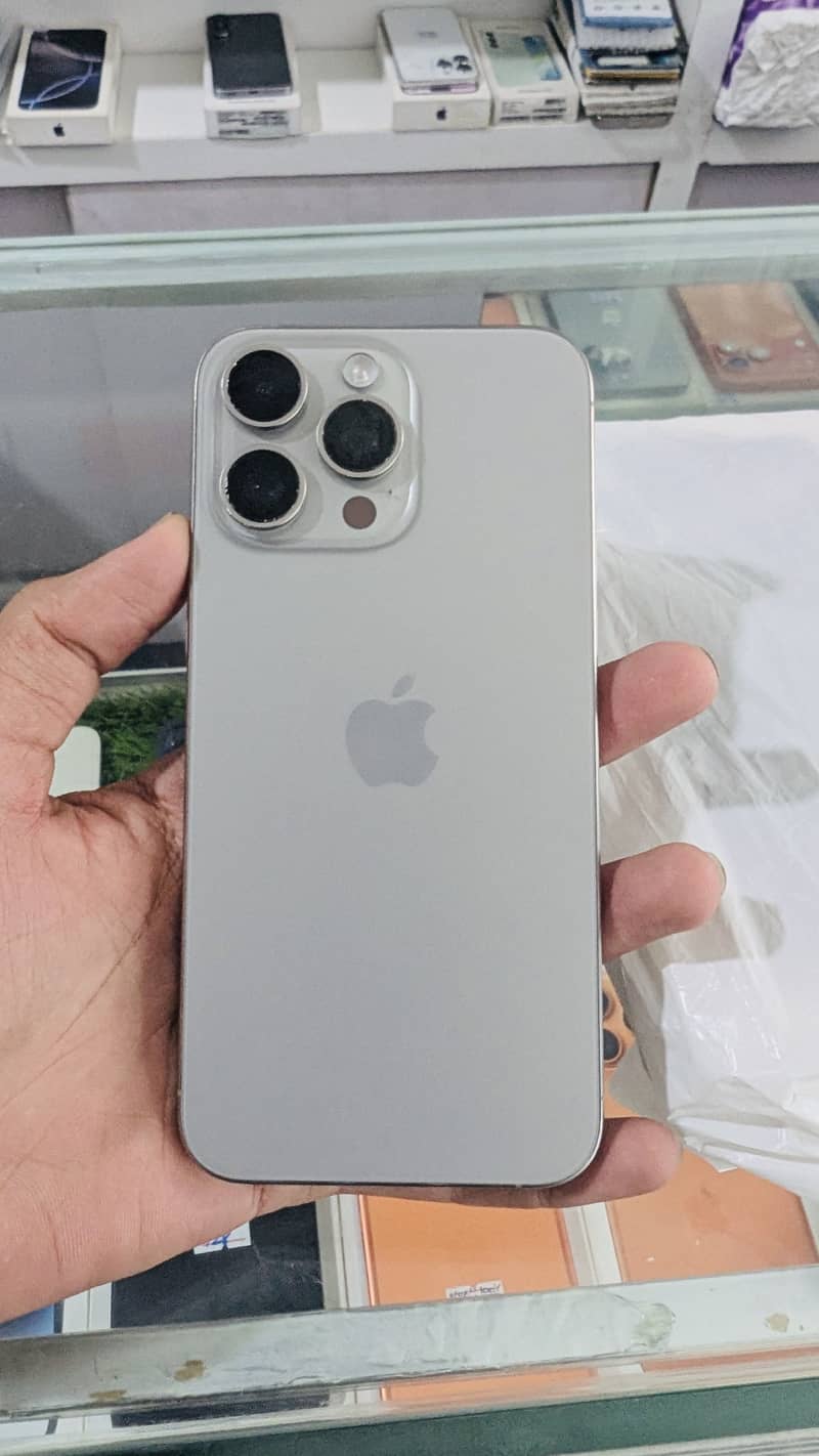 Apple iPhone 15 Pro Max 1