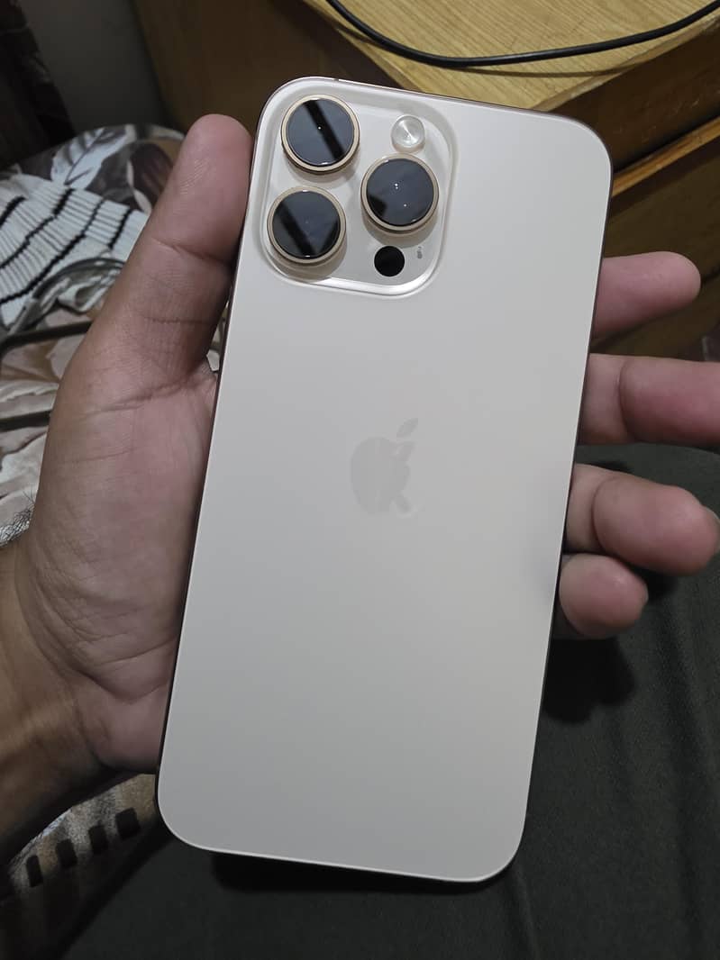 Apple iPhone 16 Pro Max 0