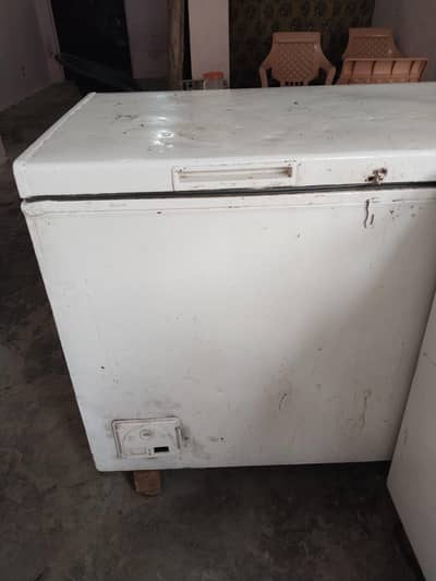 Deep Freezer for Sale – Excellent Cooling – Rs. 45.500