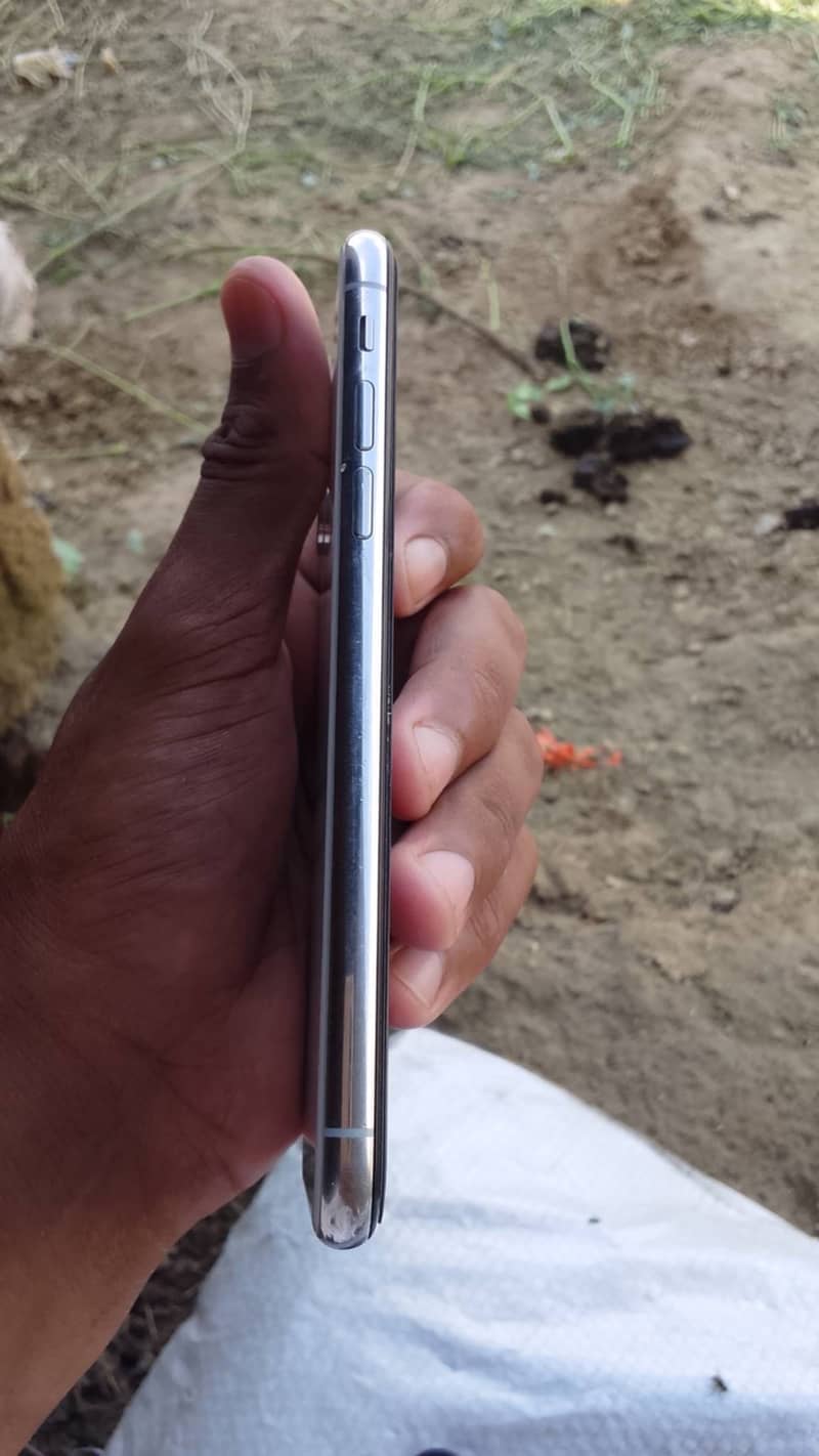 Apple iPhone X 5