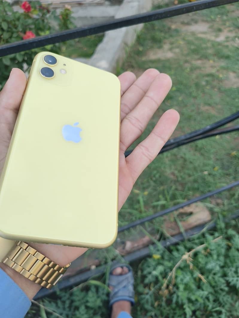 Apple iPhone 11 3