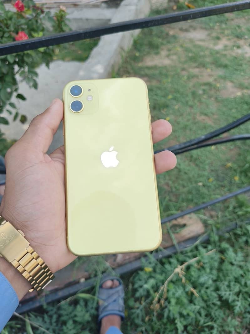 Apple iPhone 11 4