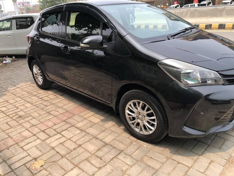 vitz black 2