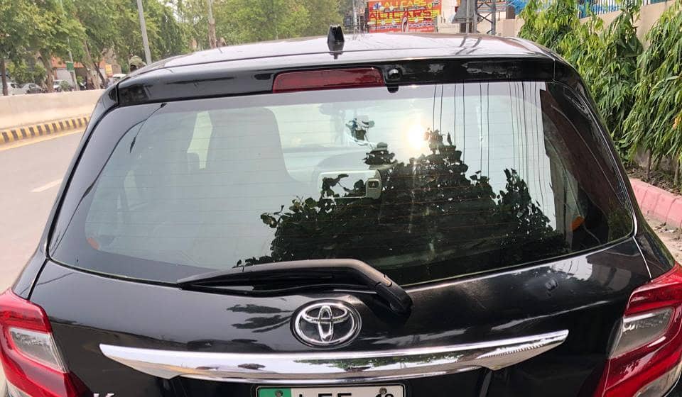 vitz black 3