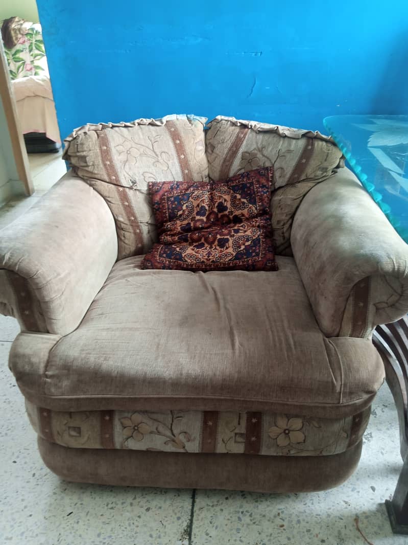 Sofa set. . . . . . 5 seator 0