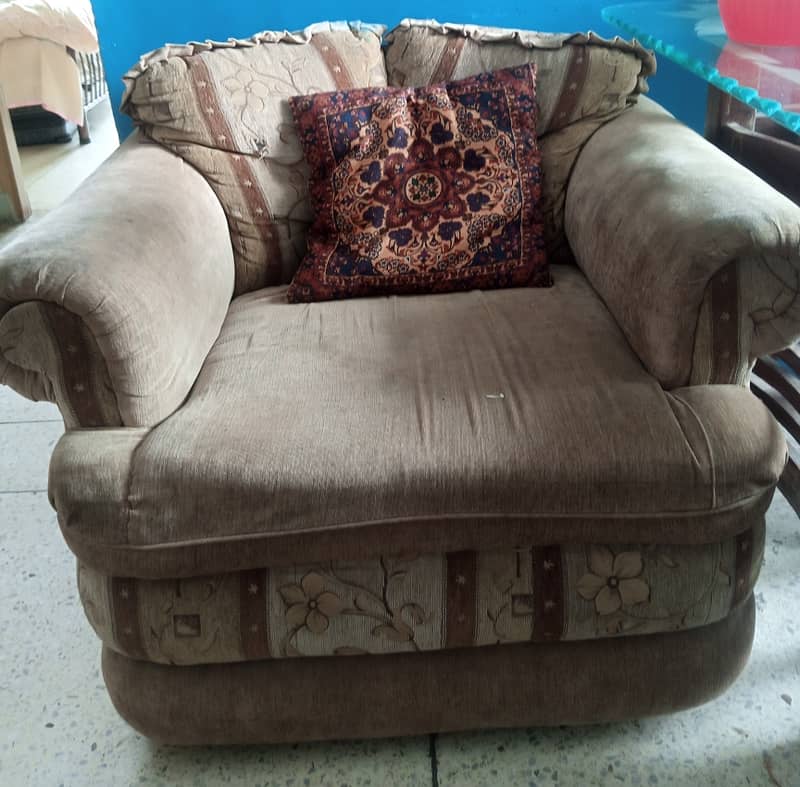 Sofa set. . . . . . 5 seator 2