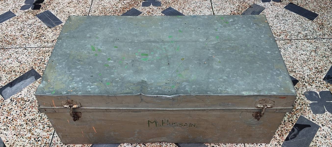 3 Trunk iron 0