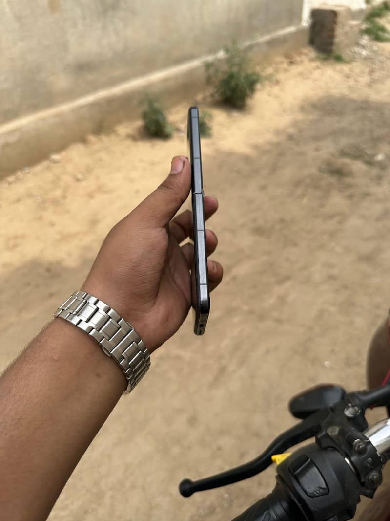 Infinix Zero Flip 3