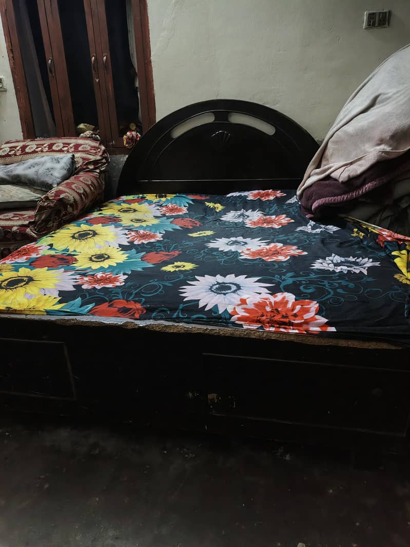 bed without side table 3