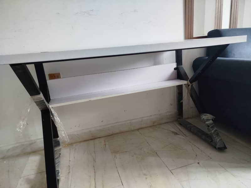 Laptop / computer Table 0