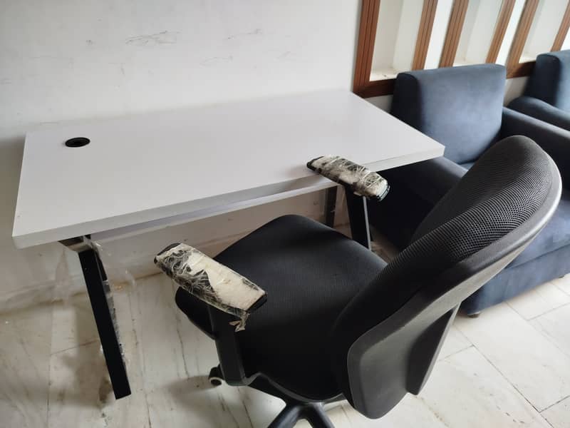 Laptop / computer Table 2