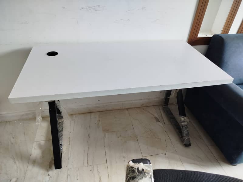 Laptop / computer Table 3