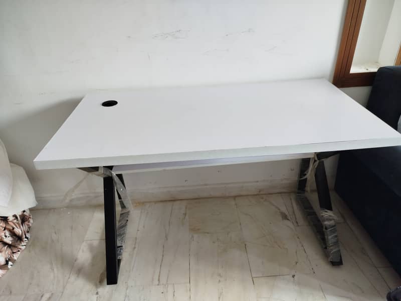 Laptop / computer Table 4