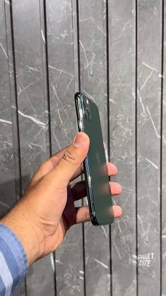 Apple iPhone 11 Pro waterpak 82 health