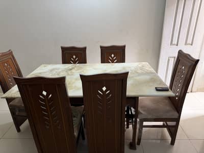 Dining table for sell price 40000
