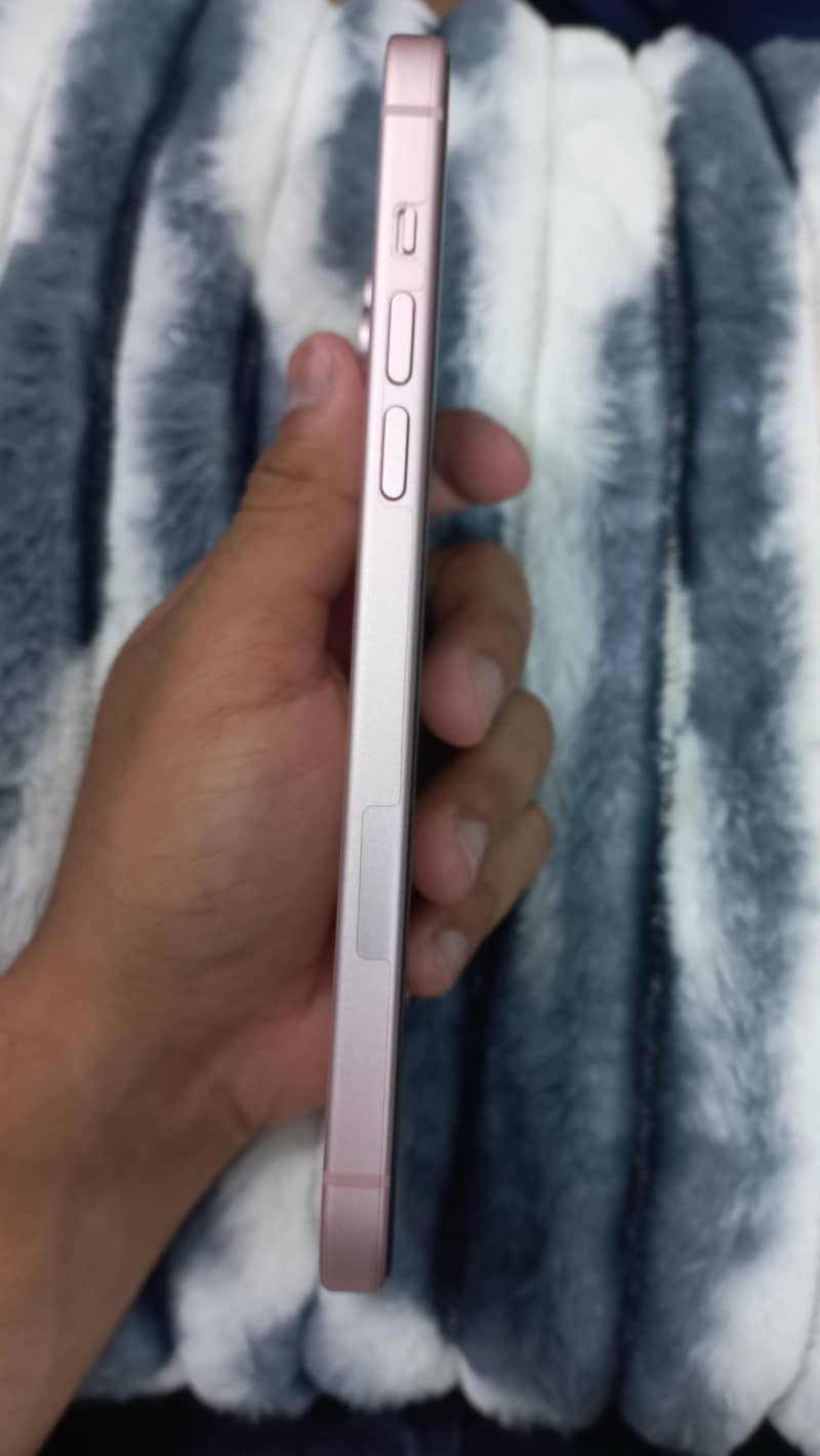 Apple iPhone 15 plus 1