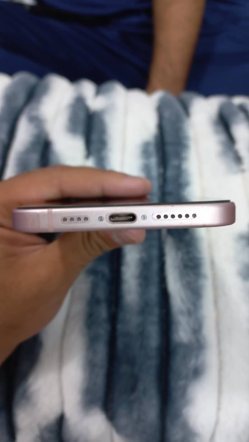 Apple iPhone 15 plus 3