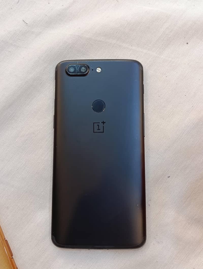 One Plus 5T 3