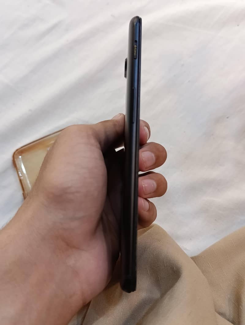 One Plus 5T 4
