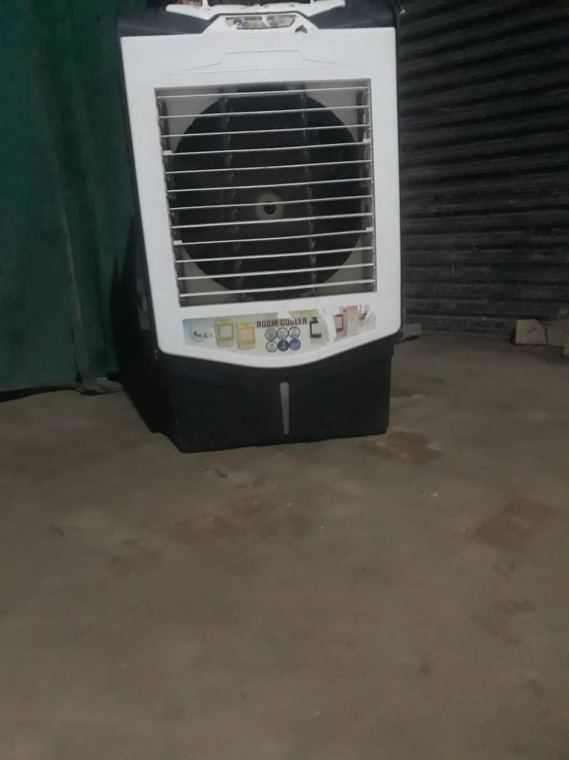 AC/DC. 12volt 1