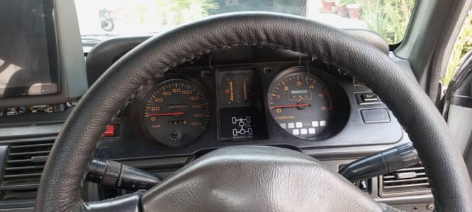 Mitsubishi Pajero 1990