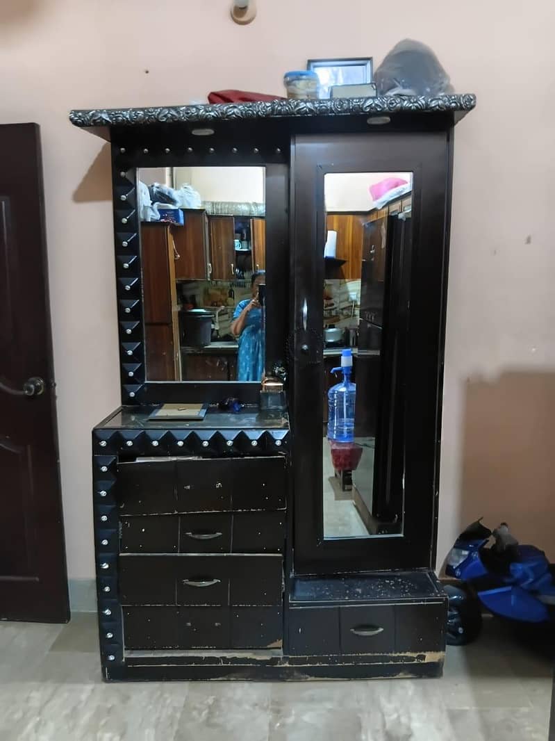 dressing table 0