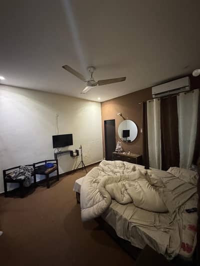 5 Marla Second Floor For Rent With Separate Entrance Opposite Emporium Mall and Expo Centre