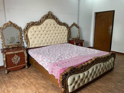 Luxury King Size Bed
