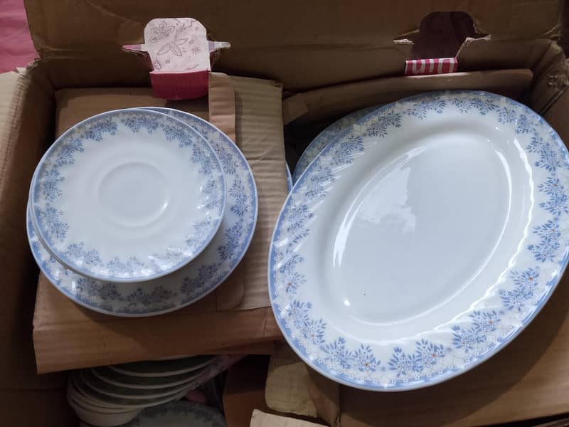 dinner set 4