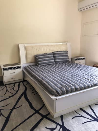 Bed king size