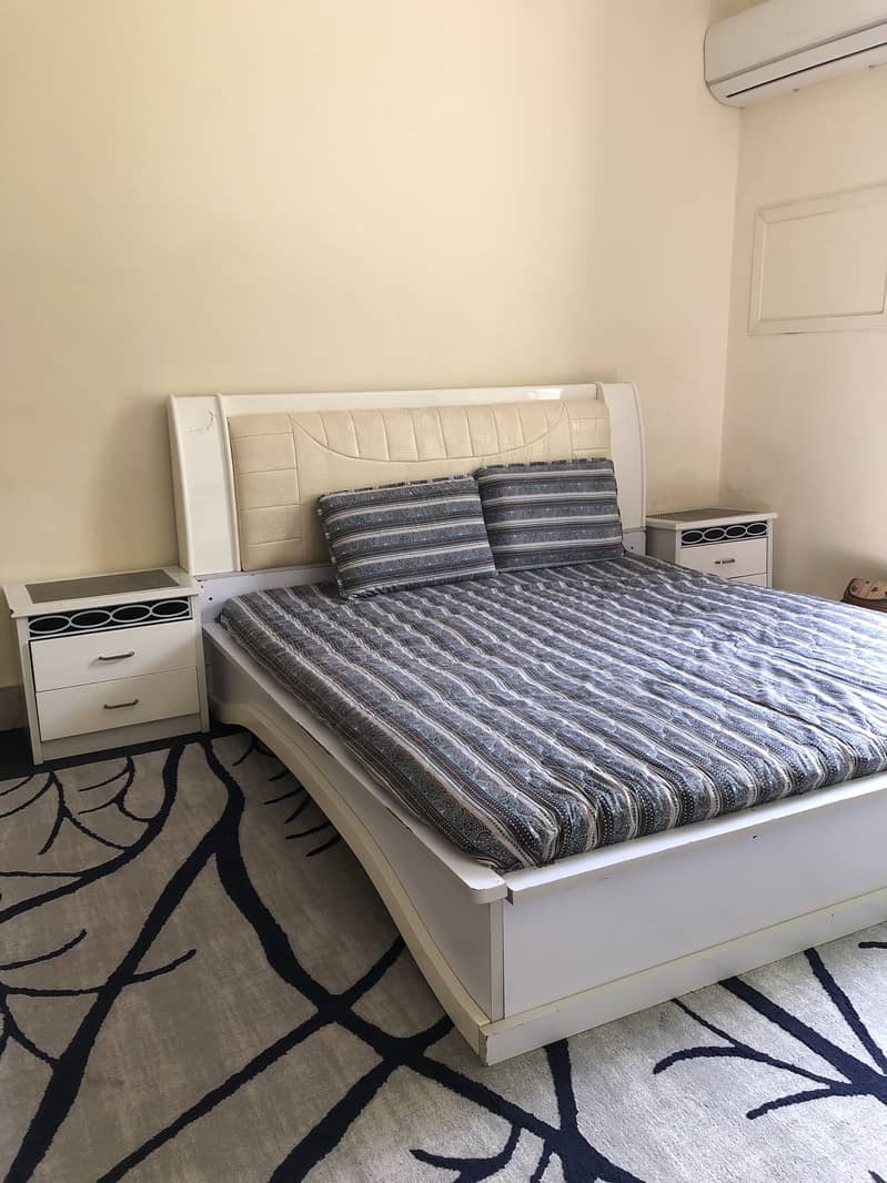 Bed king size 0