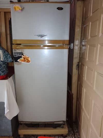 Dawllance large size fridge