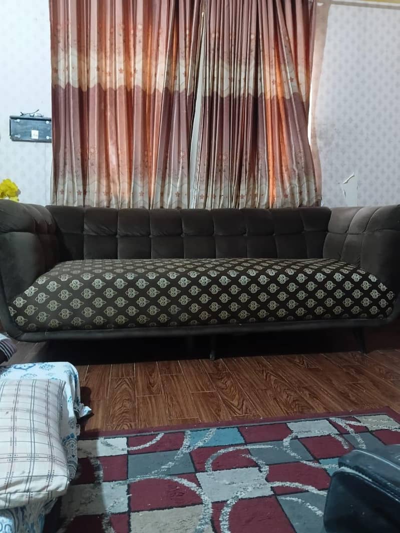 this is a 5 seater sofas 2