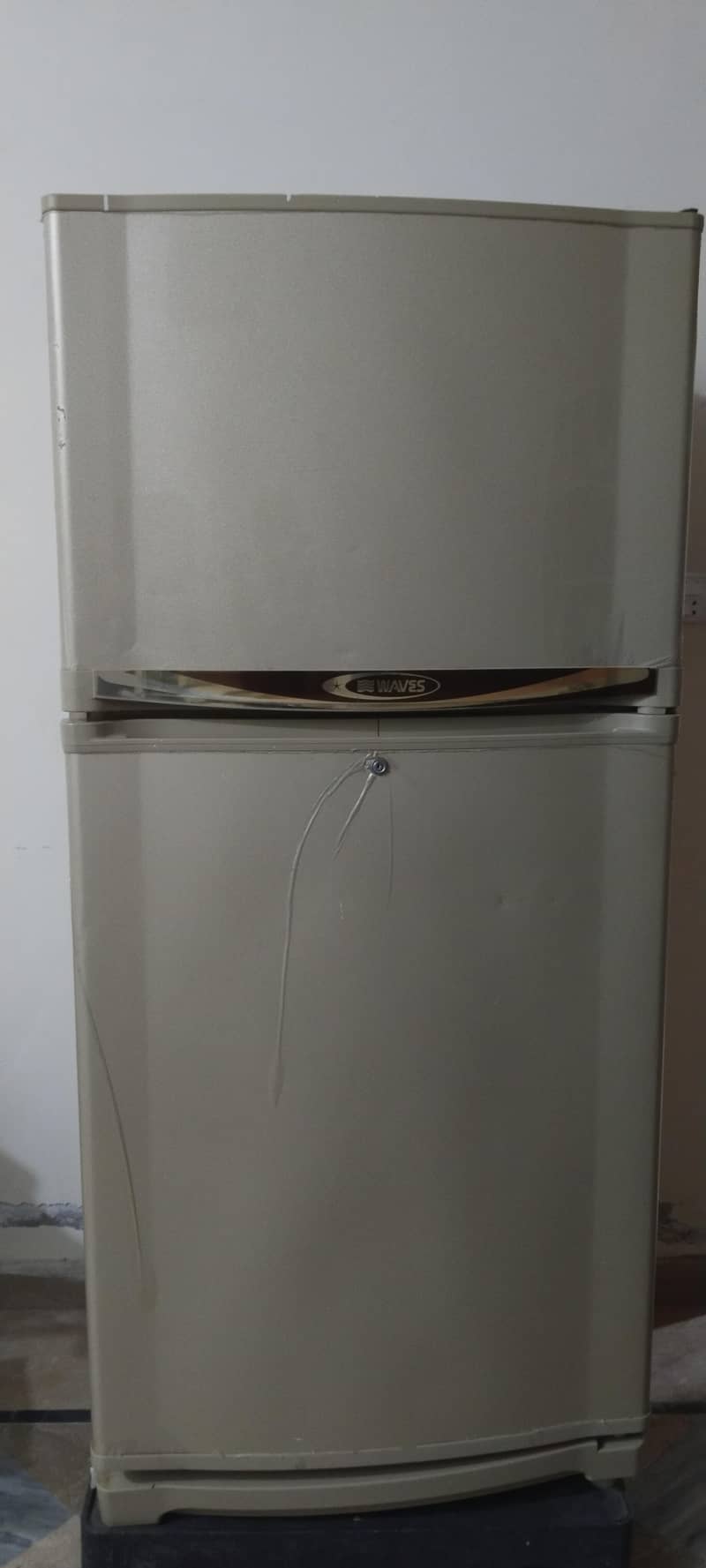 Waves Refrigerator 0