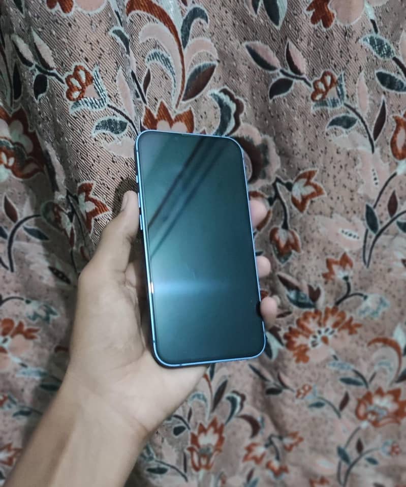 Apple iPhone 13 3