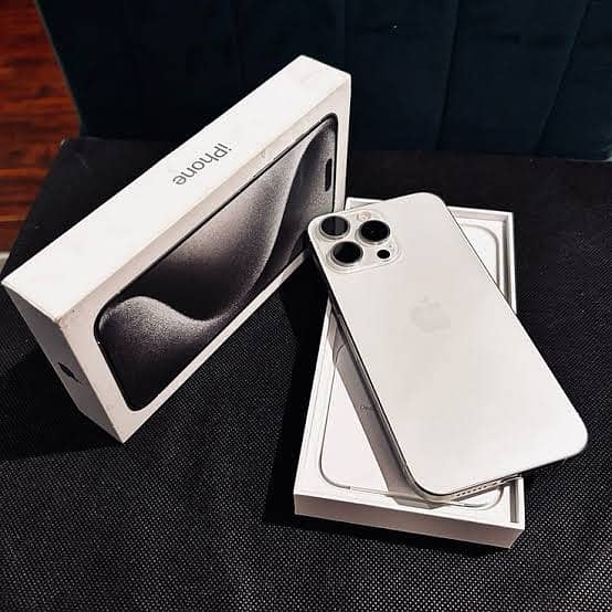 Apple iPhone 15 Pro Max 0
