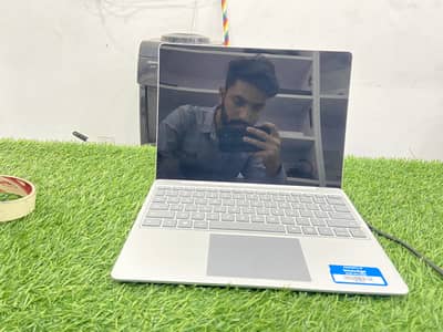 Surface Laptop Go Core i5 Gen 10th 8GB Ram 256GB SSD 4GB Intel Graphic