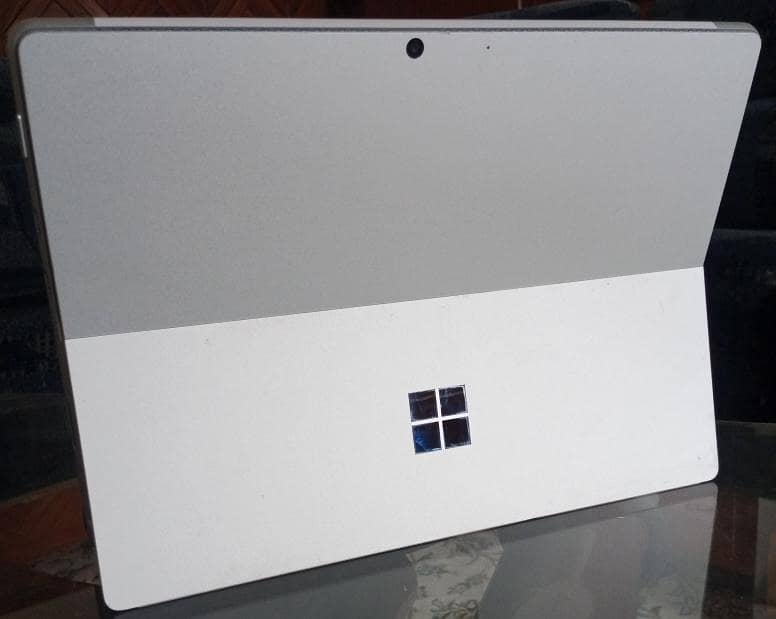 Microsoft Surface Tablet excellent Condition fully functional 0