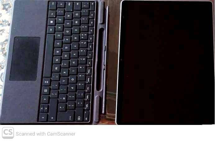 Microsoft Surface Tablet excellent Condition fully functional 4