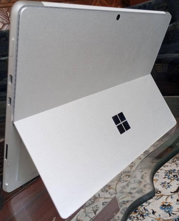 Microsoft Surface Tablet excellent Condition fully functional 6