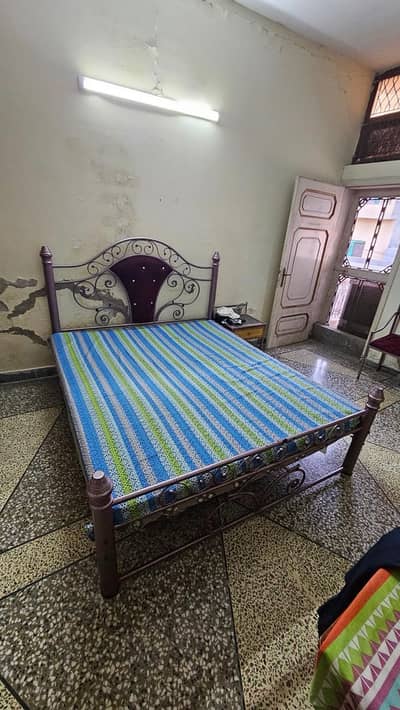 Iron bed set