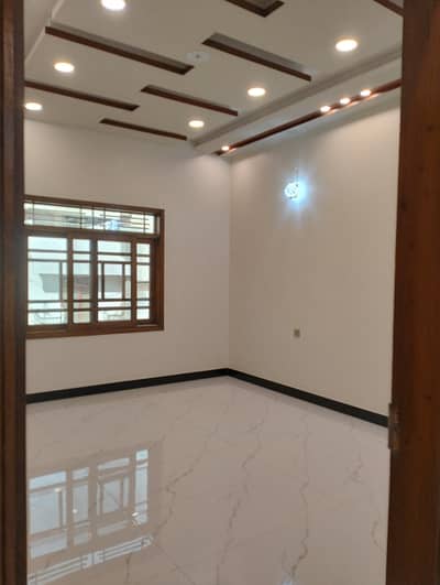 Gulshan Iqbal Block 13D1 1st Floor Commercial Space 240 Square Yards 3 Bed DD Well Maintained Demand 1 Lac 20000 Vip Location