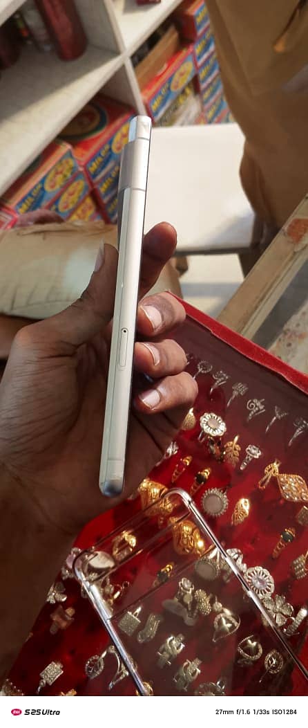 Google Pixel 7 4
