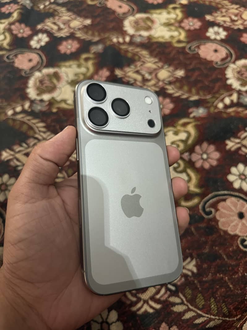 IPhone 16 Pro 1