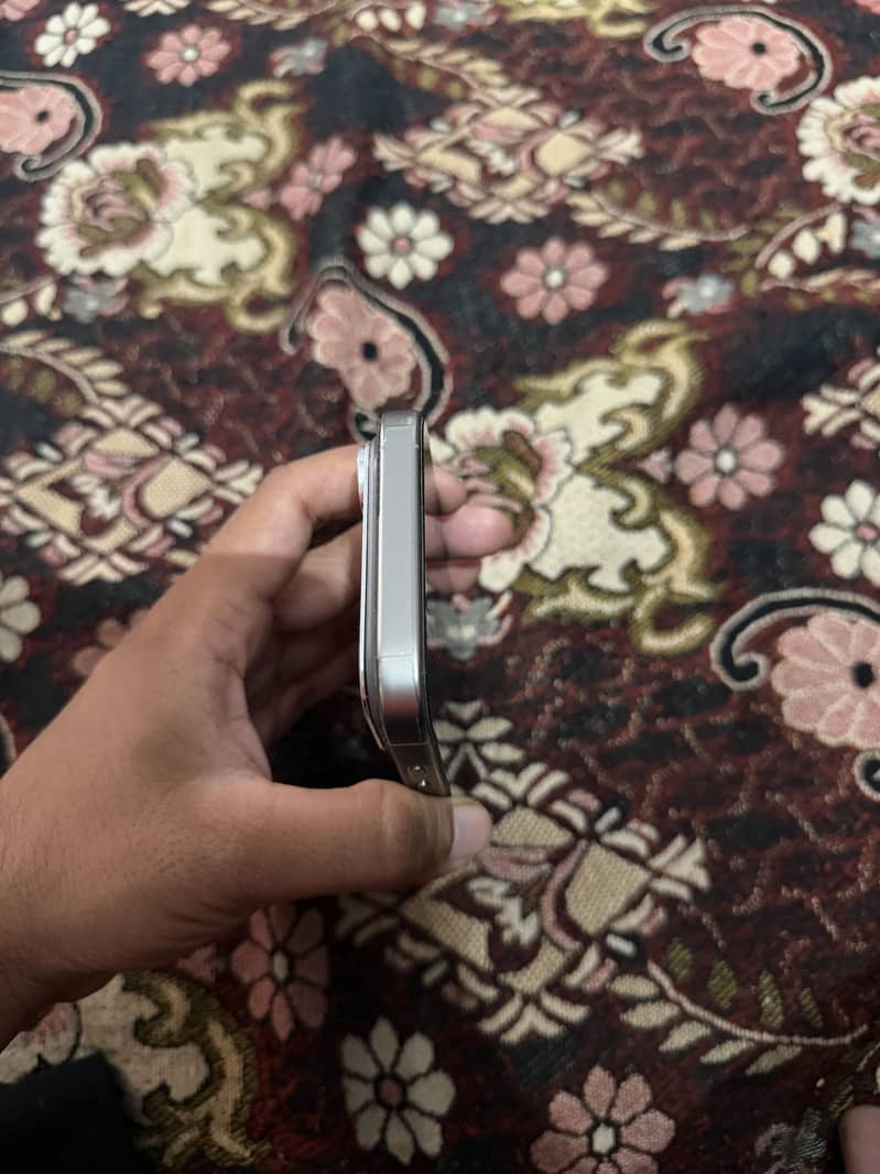 IPhone 16 Pro 3