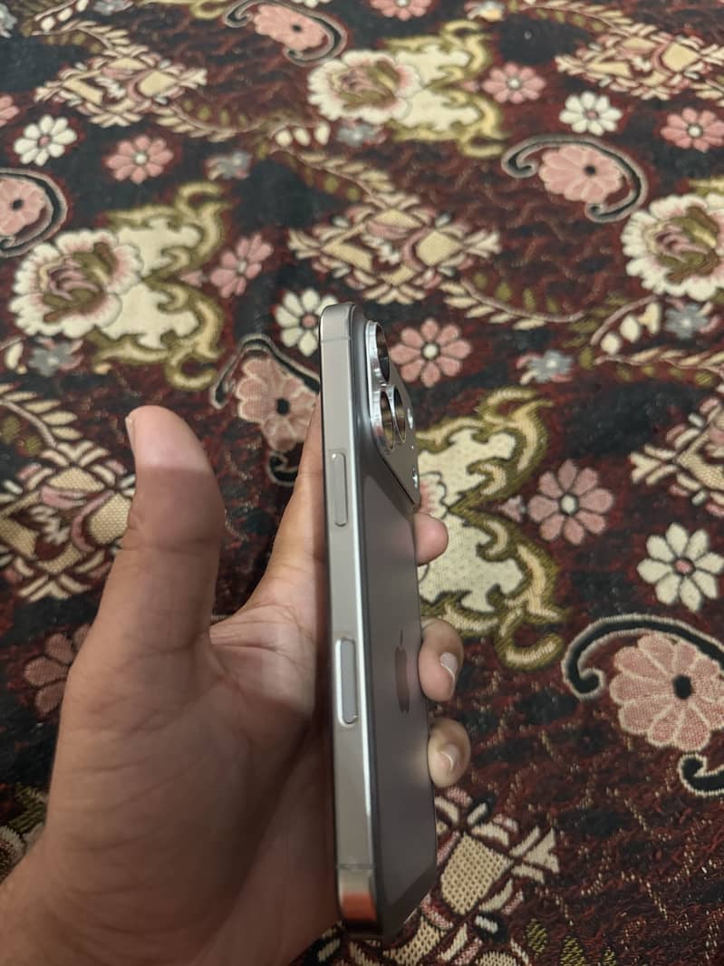 IPhone 16 Pro 5